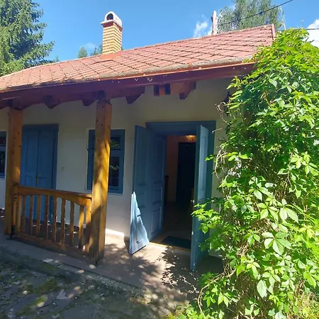 Kek Matra Vendeghaz * Matraszentistvan