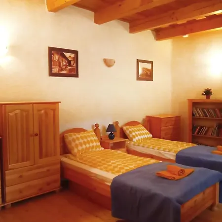 Kek Matra Vendeghaz Casa de Férias